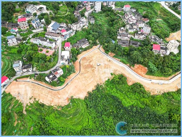 安溪縣炭坑溪片區(qū)治澇工程截洪溝施工現(xiàn)場 本報通訊員 吳華濤 攝